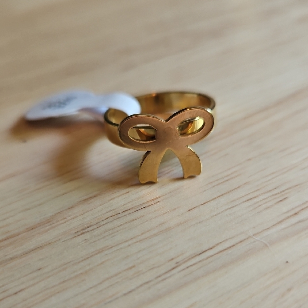 Gold Bow Ring
